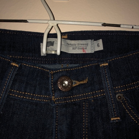 Levi's Perfectly slimming 512 bootcut Dark wash Denim jeans Size 6 - Picture 6 of 8